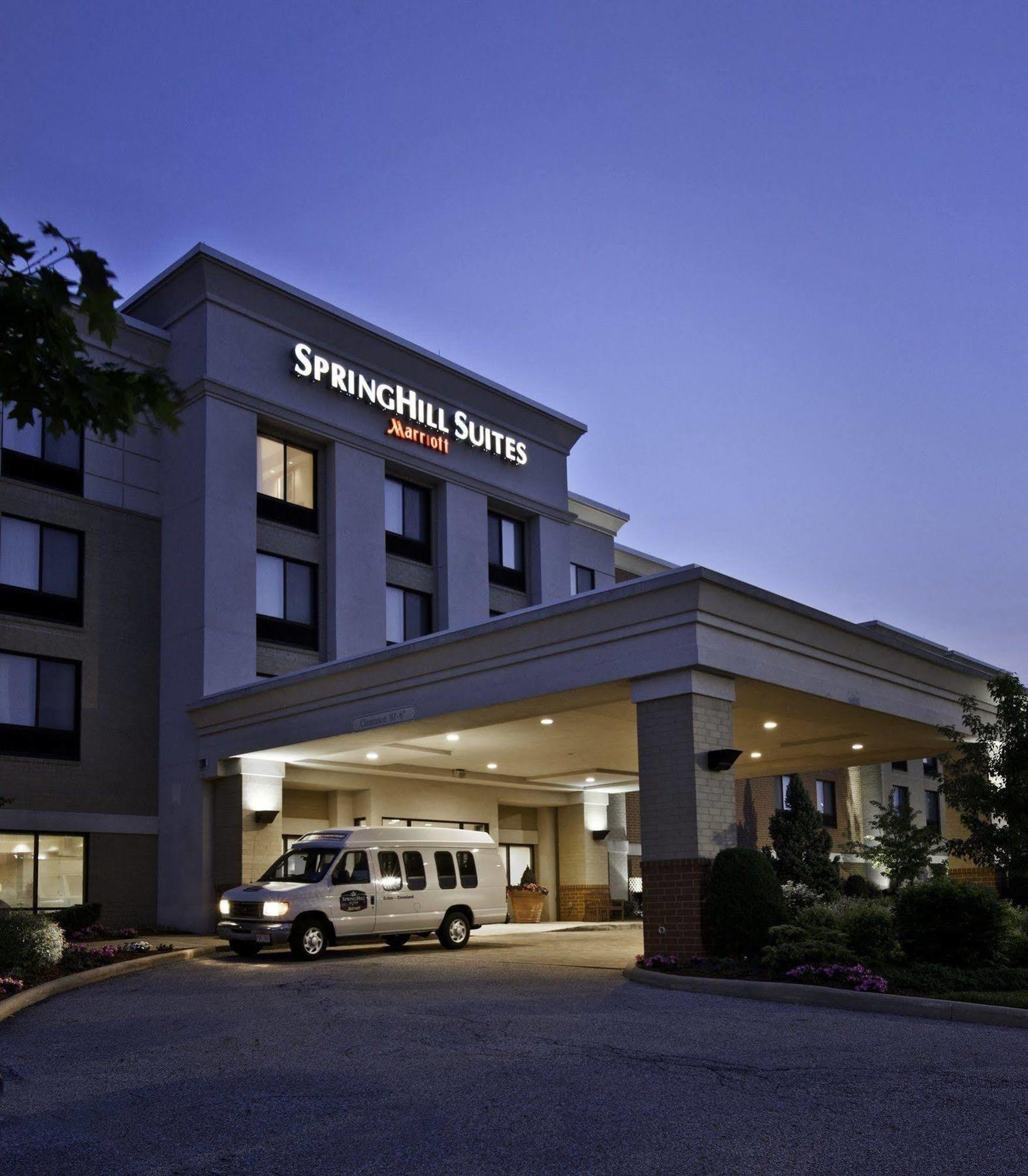 Springhill Suites By Marriott Cleveland Solon Exterior photo